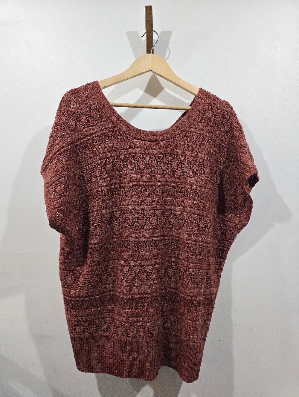 Maurices women’s size 2X open-knit sweater top in a warm rust/terracotta color.